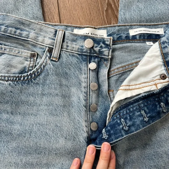 Aritzia Denim Forum The Joni High Rise Loose 29L
Super high-waisted loose jeans - Picture 6 of 6